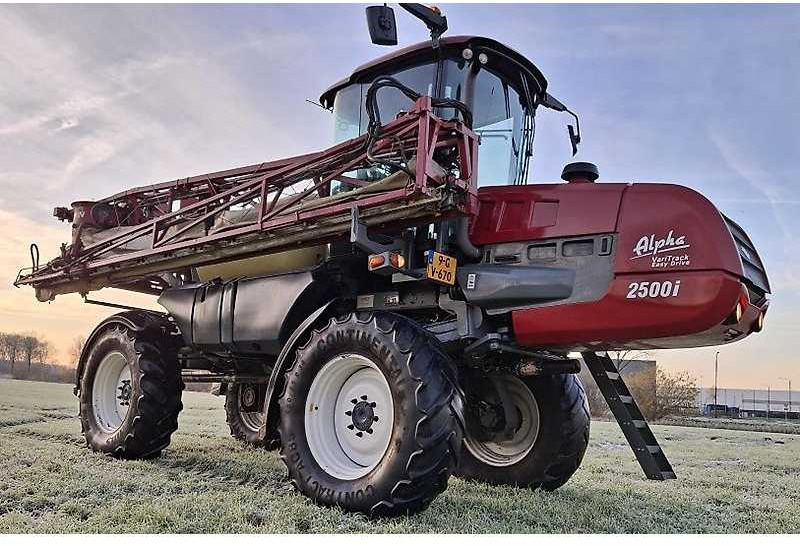 Hardi Alpha 2500i TWIN FORCE Vari Track - Purkštuvas: foto 4 Hardi Alpha 2500i TWIN FORCE Vari Track - Purkštuvas: foto 4