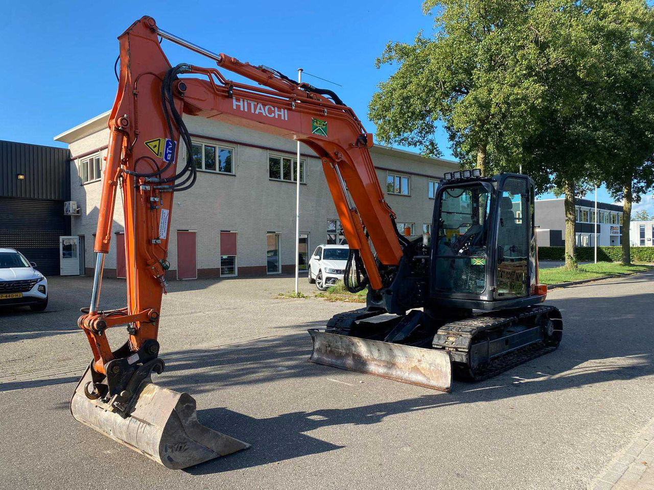 Hitachi - Vikšrinis ekskavatorius: foto 1 Hitachi - Vikšrinis ekskavatorius: foto 1