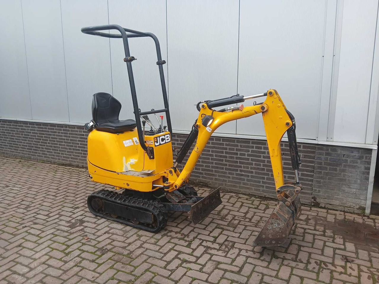 JCB 8008CTS - Mini ekskavatorius: foto 3 JCB 8008CTS - Mini ekskavatorius: foto 3