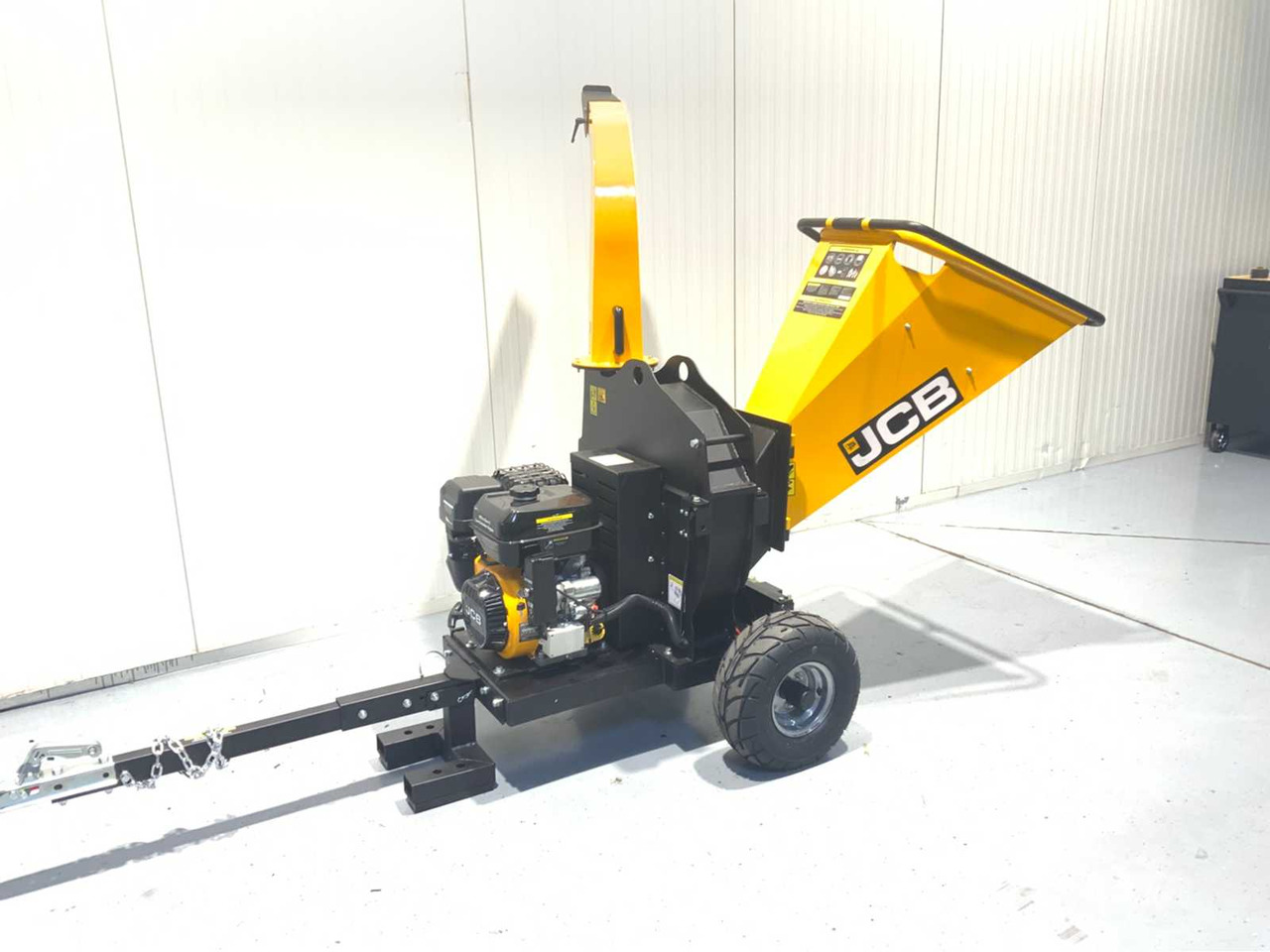 JCB CH150120PE - Medienos smulkintuvas: foto 1 JCB CH150120PE - Medienos smulkintuvas: foto 1