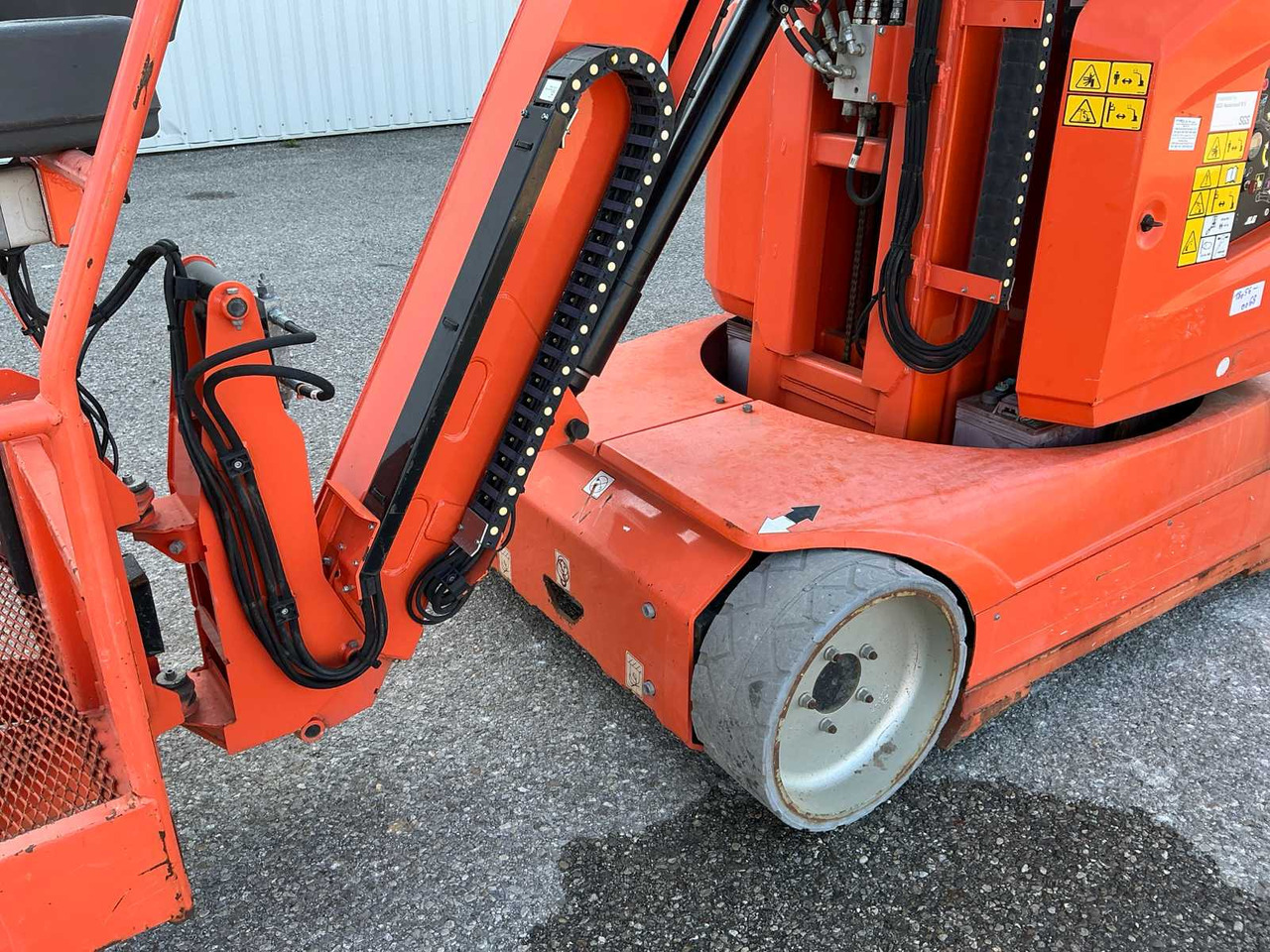 JLG Toucan 12E - Kėlimo platforma: foto 5 JLG Toucan 12E - Kėlimo platforma: foto 5