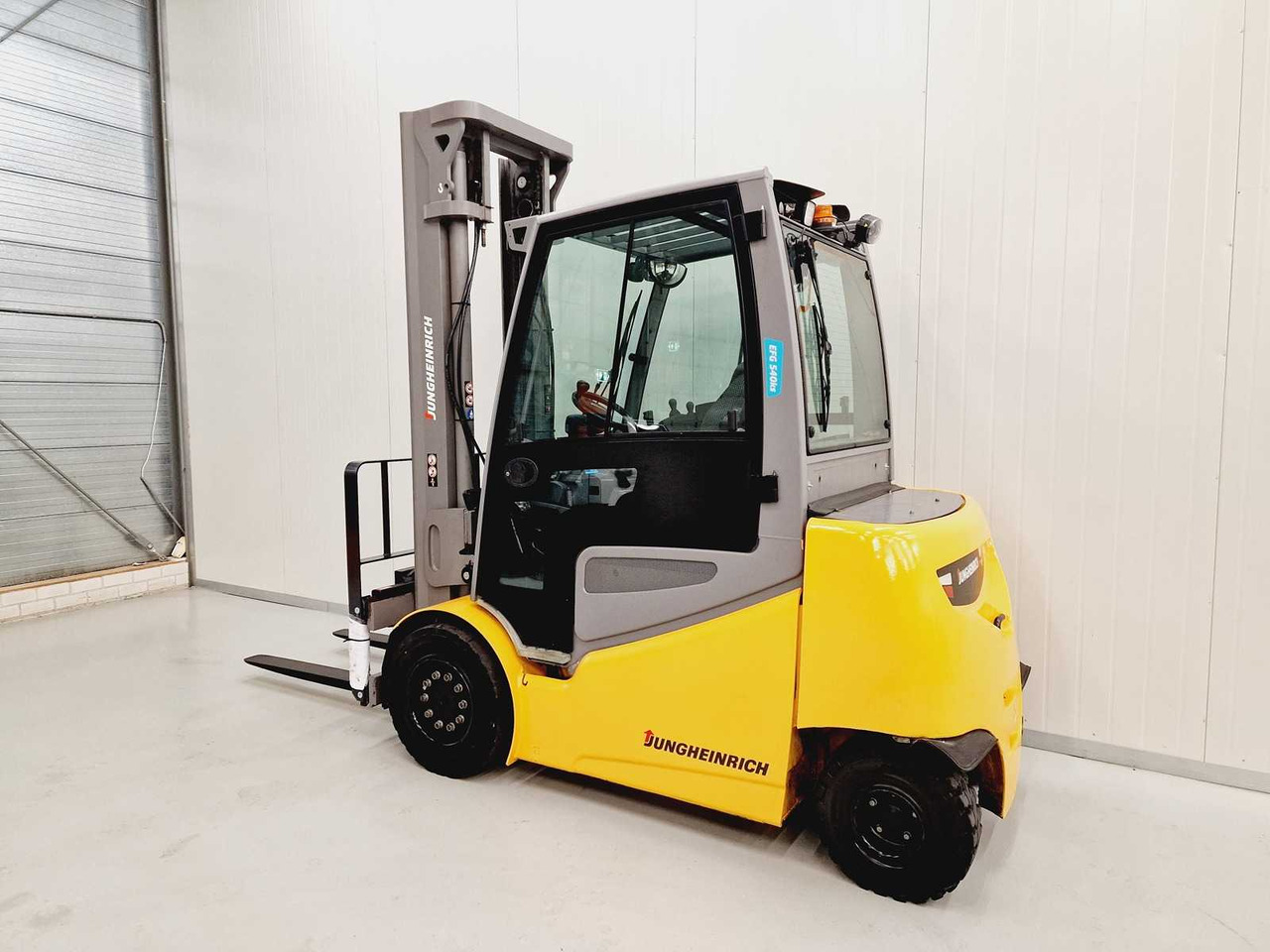 JUNGHEINRICH - 2019 - EFG 540KS - FORKLIFT - SIDE-SHIFT - 4TH FUNCTION - Šakinis krautuvas: foto 3 JUNGHEINRICH - 2019 - EFG 540KS - FORKLIFT - SIDE-SHIFT - 4TH FUNCTION - Šakinis krautuvas: foto 3