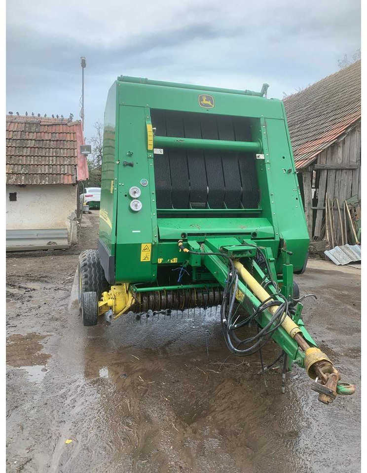 John Deere 582 - Ruloninis presas: foto 4 John Deere 582 - Ruloninis presas: foto 4