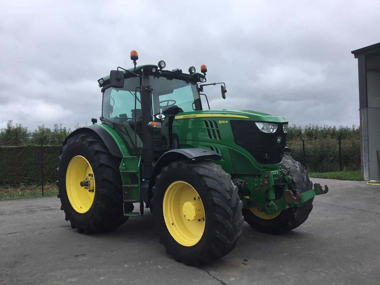 John Deere 6210R - Traktorius: foto 1 John Deere 6210R - Traktorius: foto 1