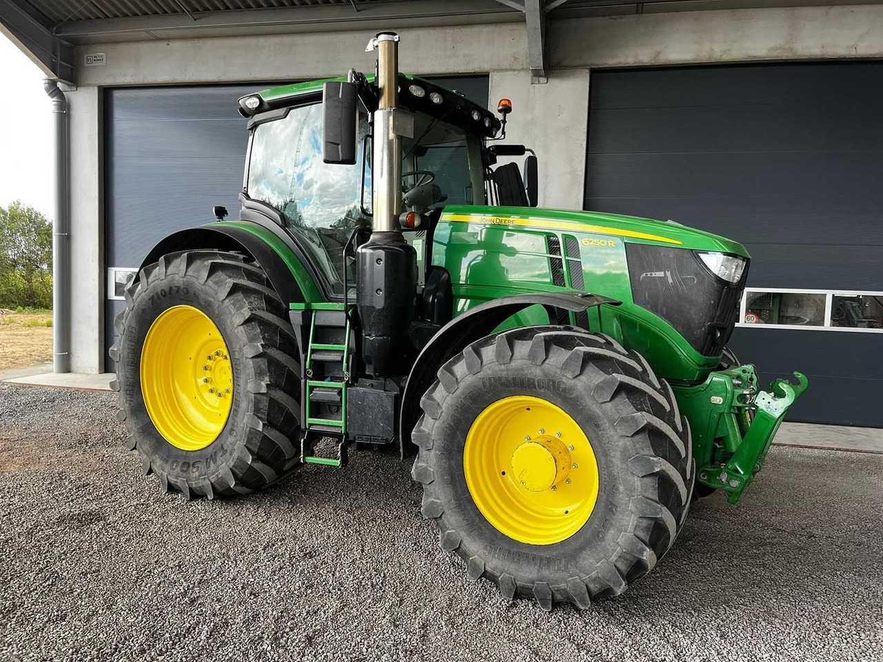 John Deere 6250R - Traktorius: foto 1 John Deere 6250R - Traktorius: foto 1