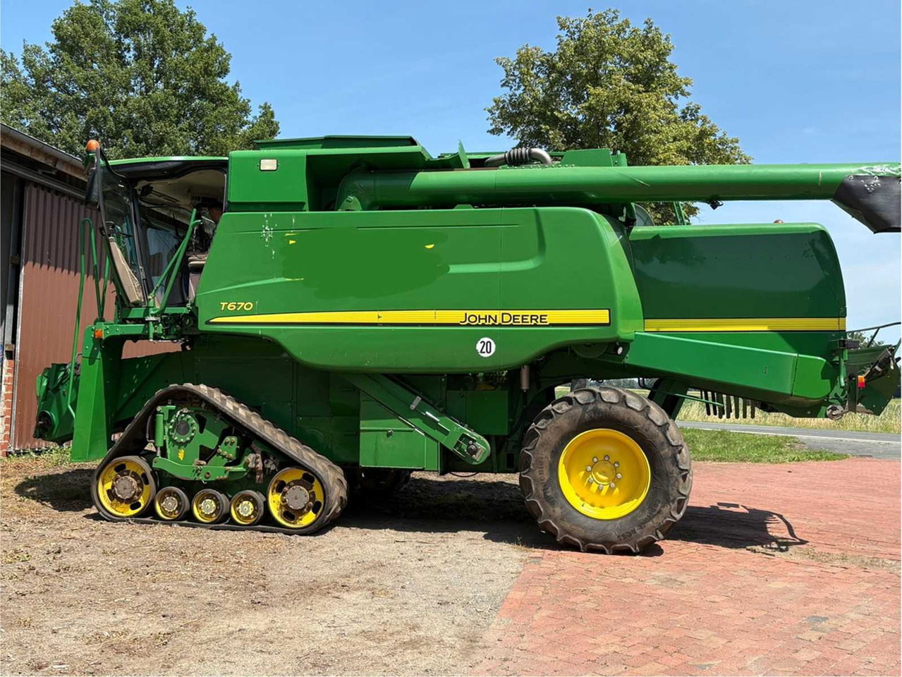 John Deere T670 - Derliaus nuėmimo kombainas: foto 2 John Deere T670 - Derliaus nuėmimo kombainas: foto 2