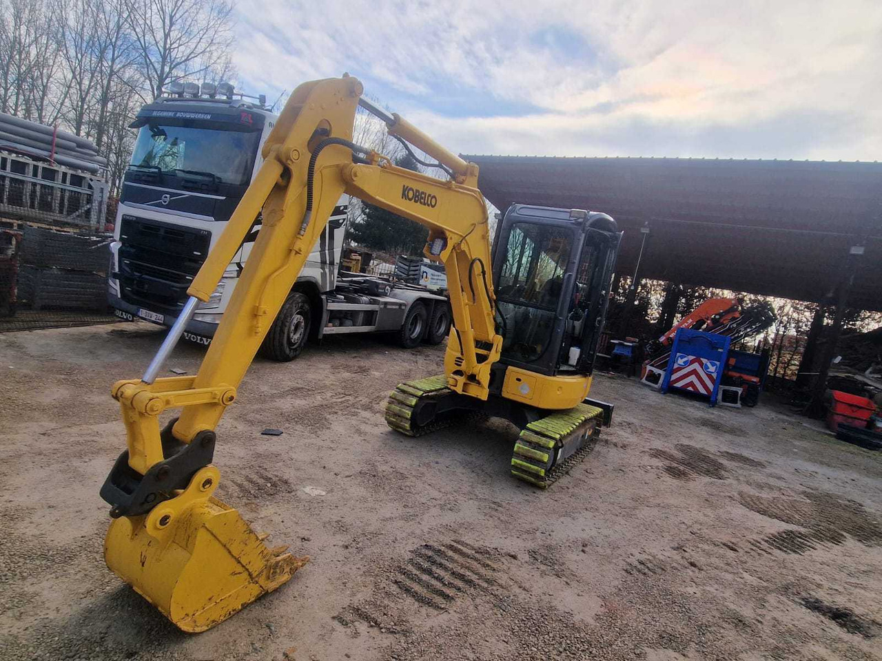 Kobelco SK35SR-6 - Vikšrinis ekskavatorius: foto 1 Kobelco SK35SR-6 - Vikšrinis ekskavatorius: foto 1