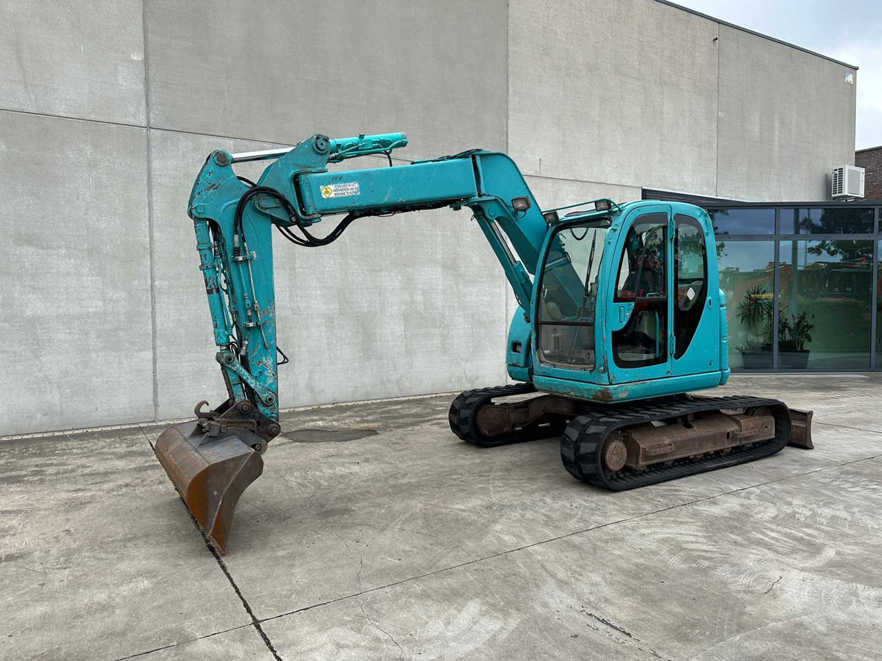 Kobelco SK70SR - Vikšrinis ekskavatorius: foto 1 Kobelco SK70SR - Vikšrinis ekskavatorius: foto 1