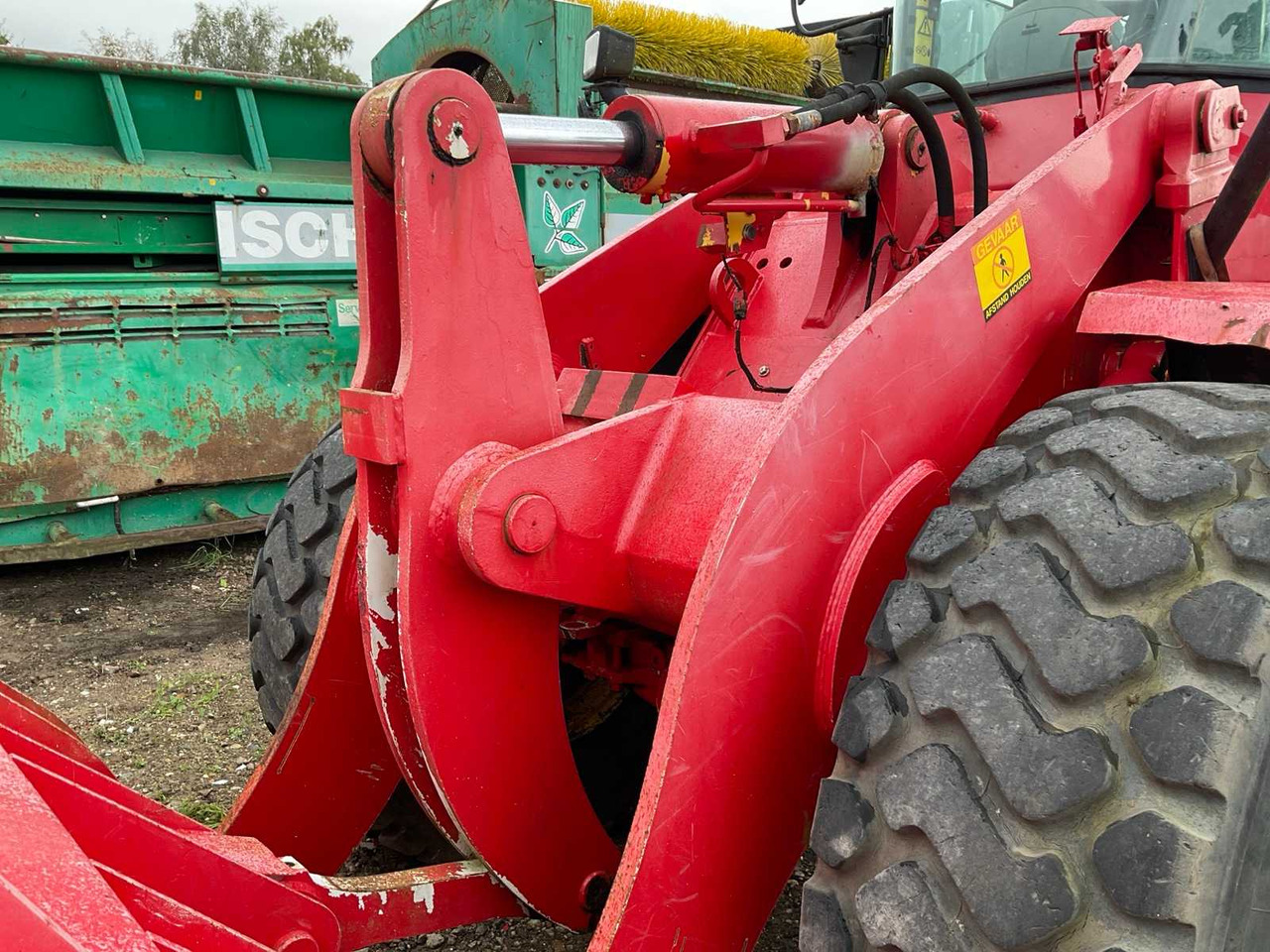 Komatsu WA270 - Ratinis krautuvas: foto 5 Komatsu WA270 - Ratinis krautuvas: foto 5