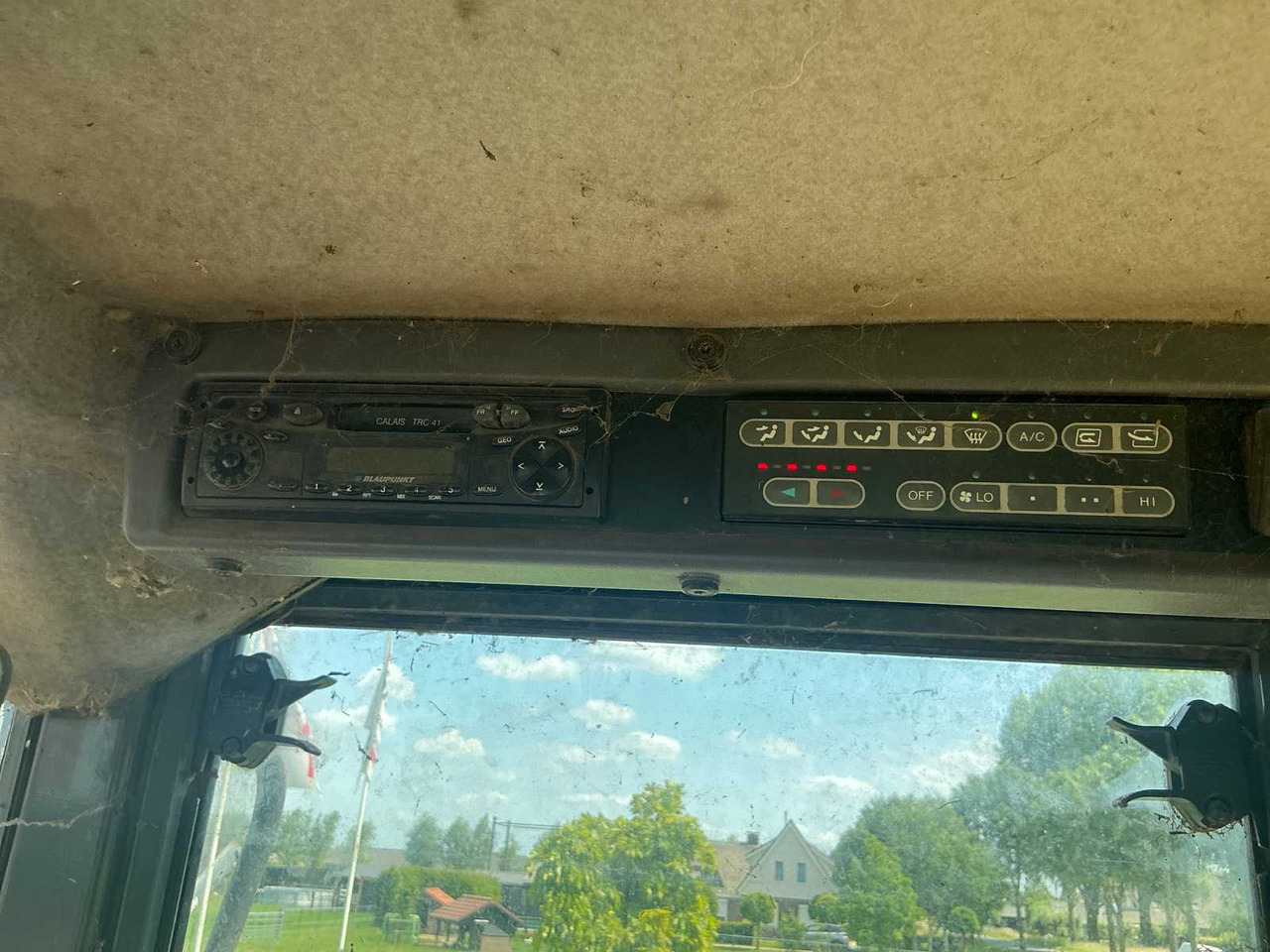 Ratinis krautuvas Komatsu WA320-5H: foto 18