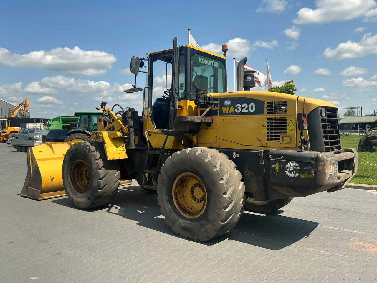 Ratinis krautuvas Komatsu WA320-5H: foto 7