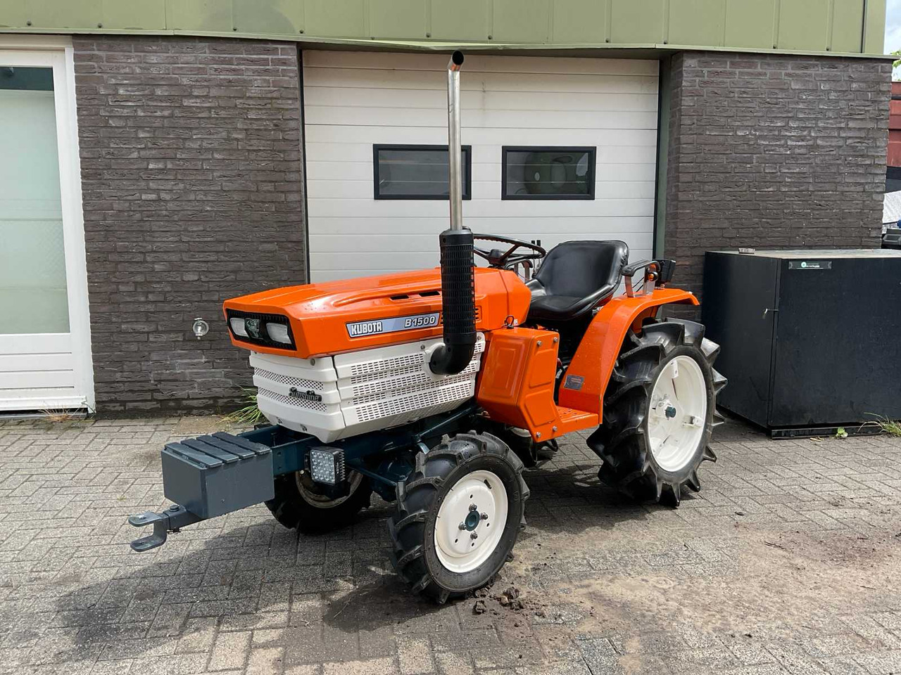 Kubota B1500DT - Mini traktorius: foto 1 Kubota B1500DT - Mini traktorius: foto 1