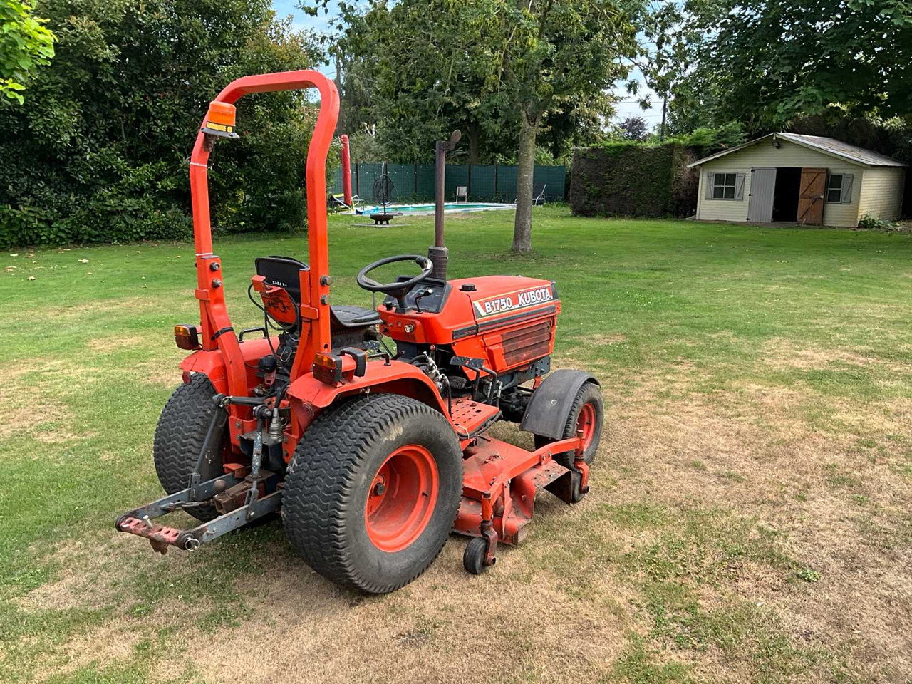 Kubota B1750 HST - Mini traktorius: foto 5 Kubota B1750 HST - Mini traktorius: foto 5
