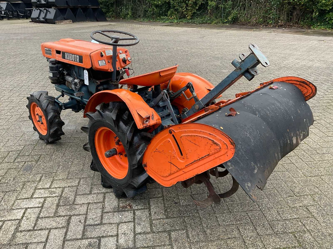 Kubota B6000 - Mini traktorius: foto 2 Kubota B6000 - Mini traktorius: foto 2