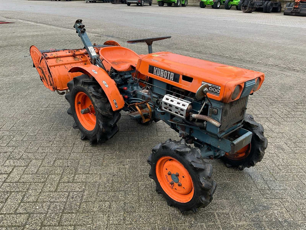 Kubota B6000 - Mini traktorius: foto 4 Kubota B6000 - Mini traktorius: foto 4