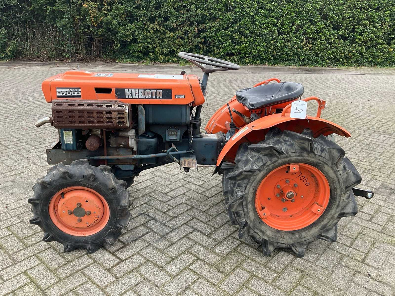 Kubota B7000 - Mini traktorius: foto 5 Kubota B7000 - Mini traktorius: foto 5