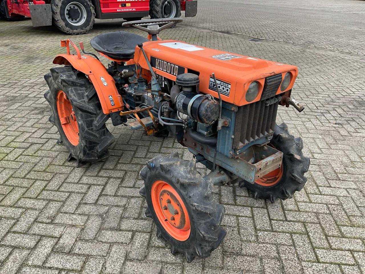 Kubota B7000 - Mini traktorius: foto 4 Kubota B7000 - Mini traktorius: foto 4