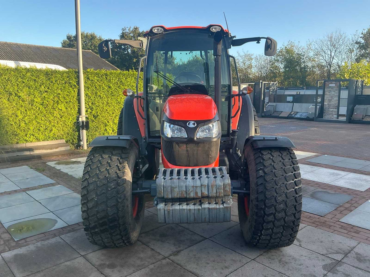 Kubota M12 M8560-H-C - Traktorius: foto 2 Kubota M12 M8560-H-C - Traktorius: foto 2