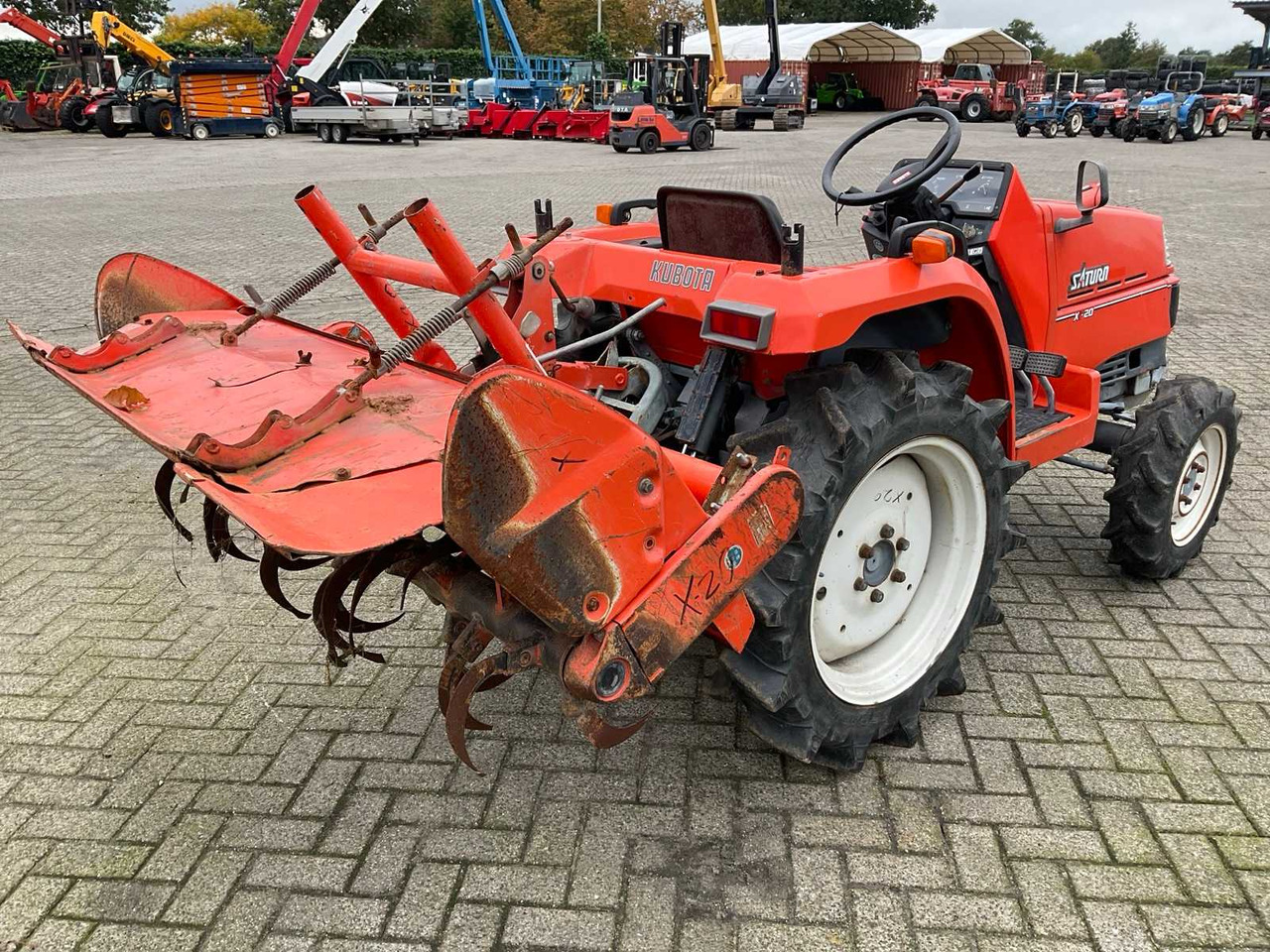 Kubota Saturn X-20 - Mini traktorius: foto 3 Kubota Saturn X-20 - Mini traktorius: foto 3