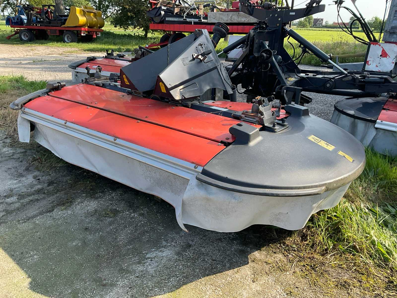 Kuhn Drummaster 320F VGFP & 493 VGRP - Žolės smulkintuvas/ Mulčeris: foto 4 Kuhn Drummaster 320F VGFP & 493 VGRP - Žolės smulkintuvas/ Mulčeris: foto 4
