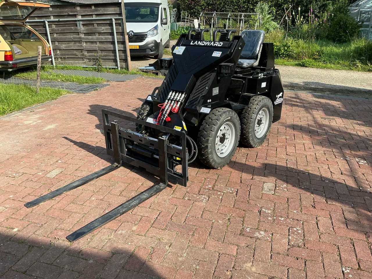 Landward S490R - Mini krautuvas: foto 1 Landward S490R - Mini krautuvas: foto 1