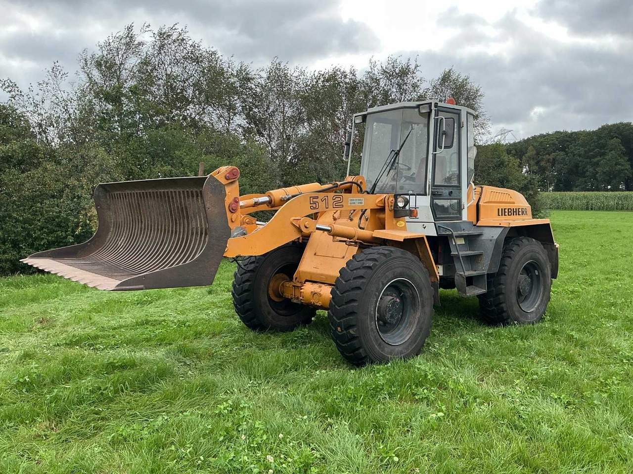 Liebherr L512 - Ratinis krautuvas: foto 1 Liebherr L512 - Ratinis krautuvas: foto 1