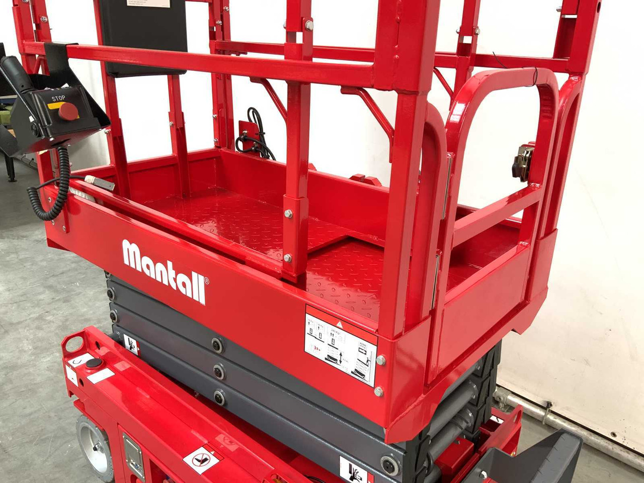 MANTALL - XE-60 MINI - SCISSOR LIFT AERIAL PLATFORM 6.4M - Kėlimo platforma: foto 5 MANTALL - XE-60 MINI - SCISSOR LIFT AERIAL PLATFORM 6.4M - Kėlimo platforma: foto 5