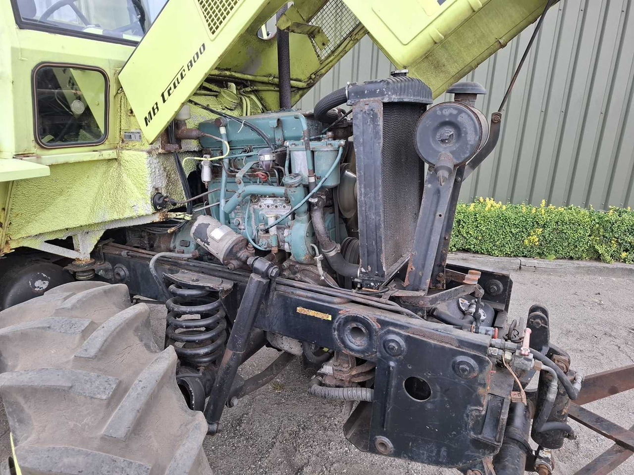 MERCEDES-BENZ - MB TRAC 800 - ALL-WHEEL DRIVE AGRICULTURAL TRACTOR - Traktorius: foto 2 MERCEDES-BENZ - MB TRAC 800 - ALL-WHEEL DRIVE AGRICULTURAL TRACTOR - Traktorius: foto 2