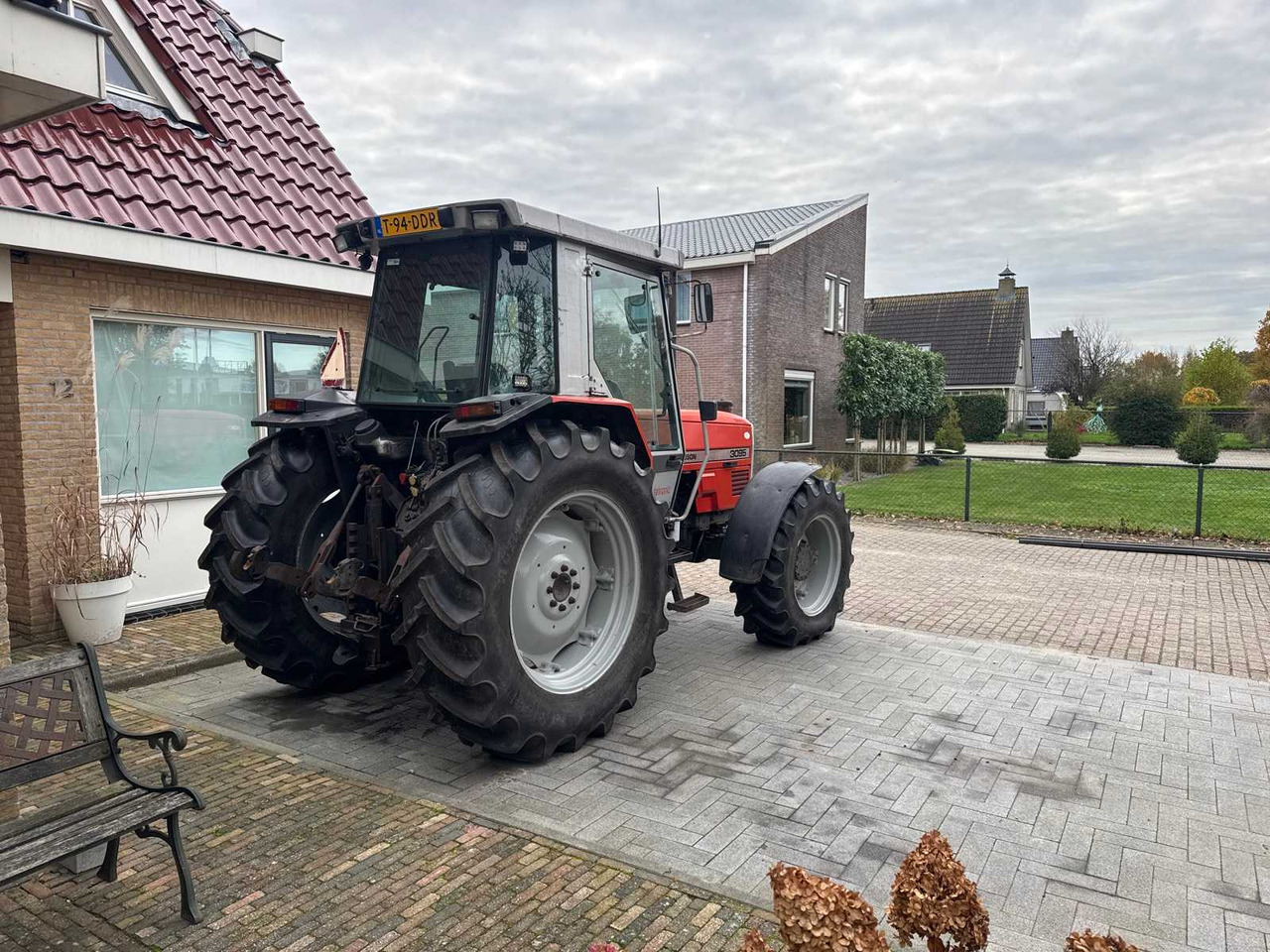 Massey-Ferguson MASSEY-FERGUSON - 3095 DATATRONIC - ALL-WHEEL DRIVE AGRICULTURAL TRACTOR - Traktorius: foto 5 Massey-Ferguson MASSEY-FERGUSON - 3095 DATATRONIC - ALL-WHEEL DRIVE AGRICULTURAL TRACTOR - Traktorius: foto 5