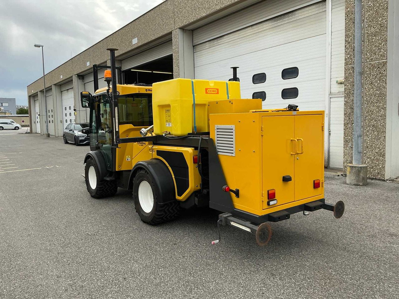 Multihog Zugmaschine - Komunalinis traktorius: foto 3 Multihog Zugmaschine - Komunalinis traktorius: foto 3