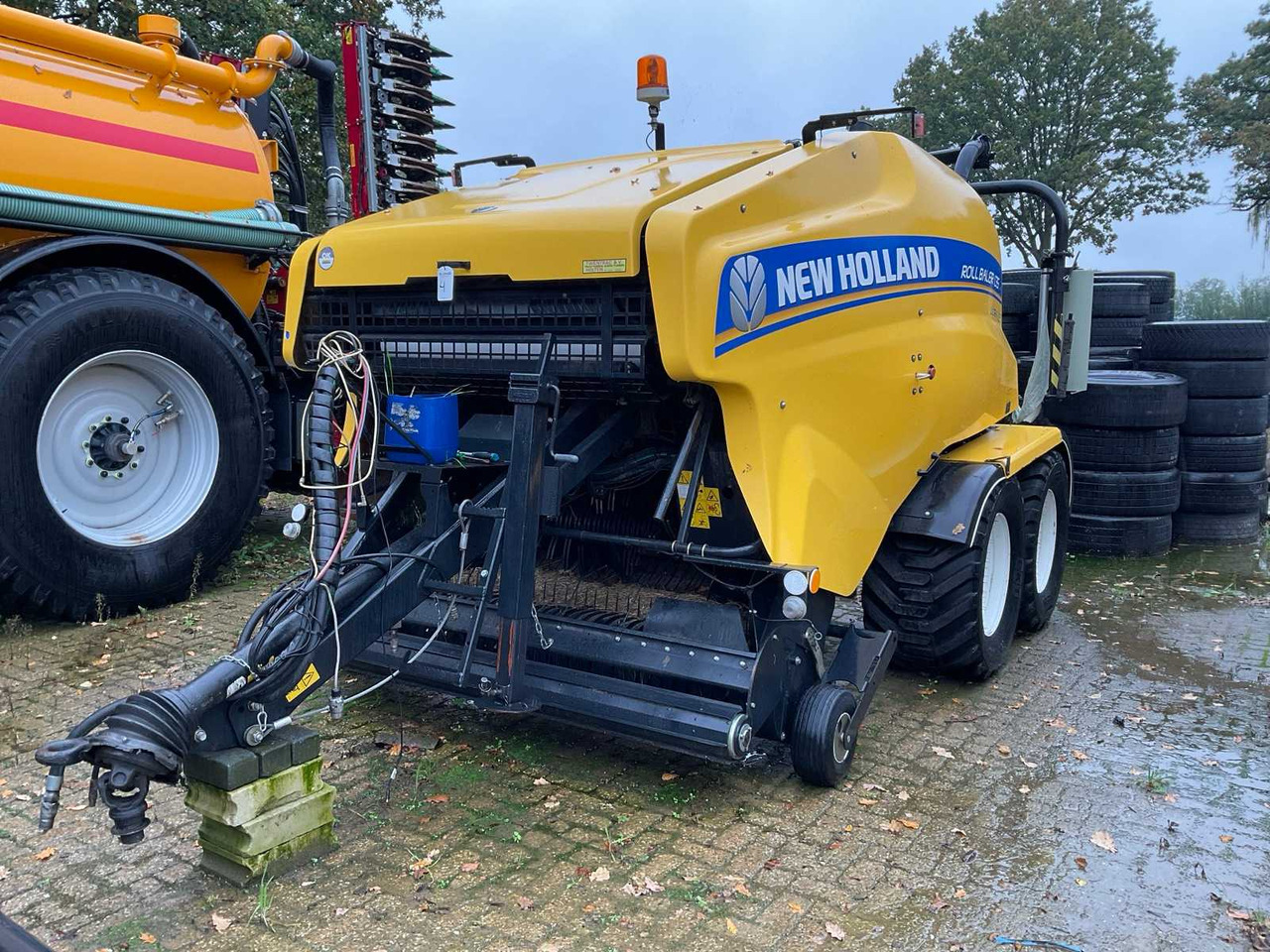New Holland RB135 ULTRA - Vyniotuvas: foto 1 New Holland RB135 ULTRA - Vyniotuvas: foto 1