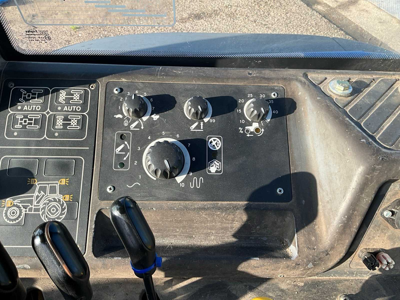 Traktorius New Holland TM165: foto 37