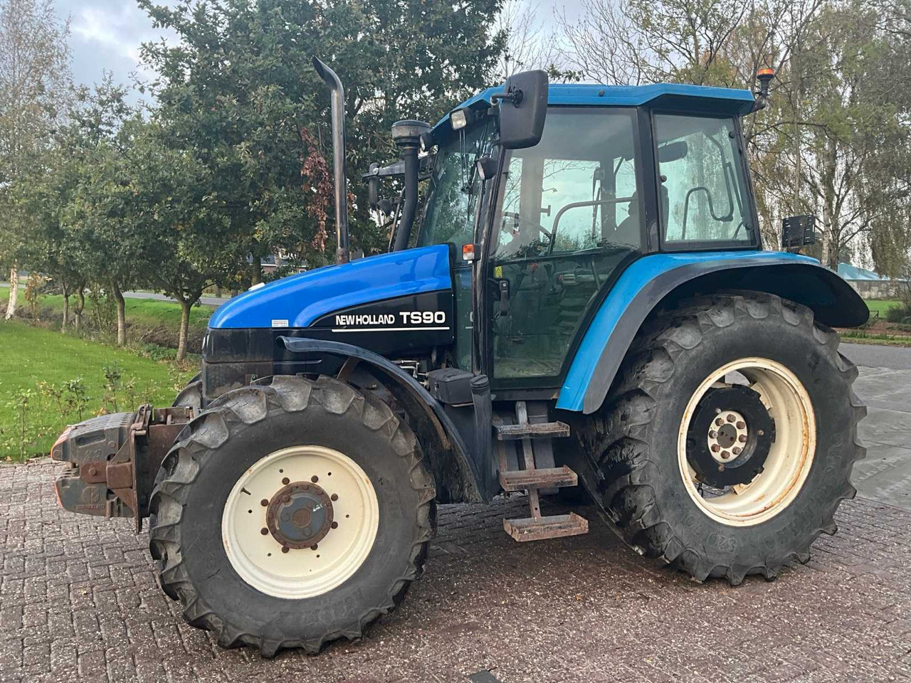 New holland TS90 - Traktorius: foto 5 New holland TS90 - Traktorius: foto 5