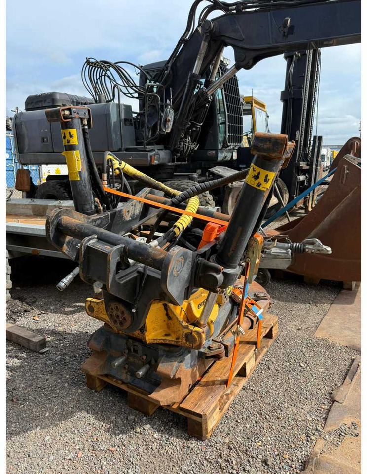 Engcon 233SP-QS80CR - Padargas - Statybinė technika: foto 5 Engcon 233SP-QS80CR - Padargas - Statybinė technika: foto 5