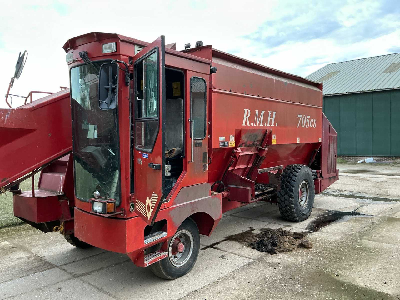 RMH 705CS - Pašarų maišytuvas: foto 2 RMH 705CS - Pašarų maišytuvas: foto 2