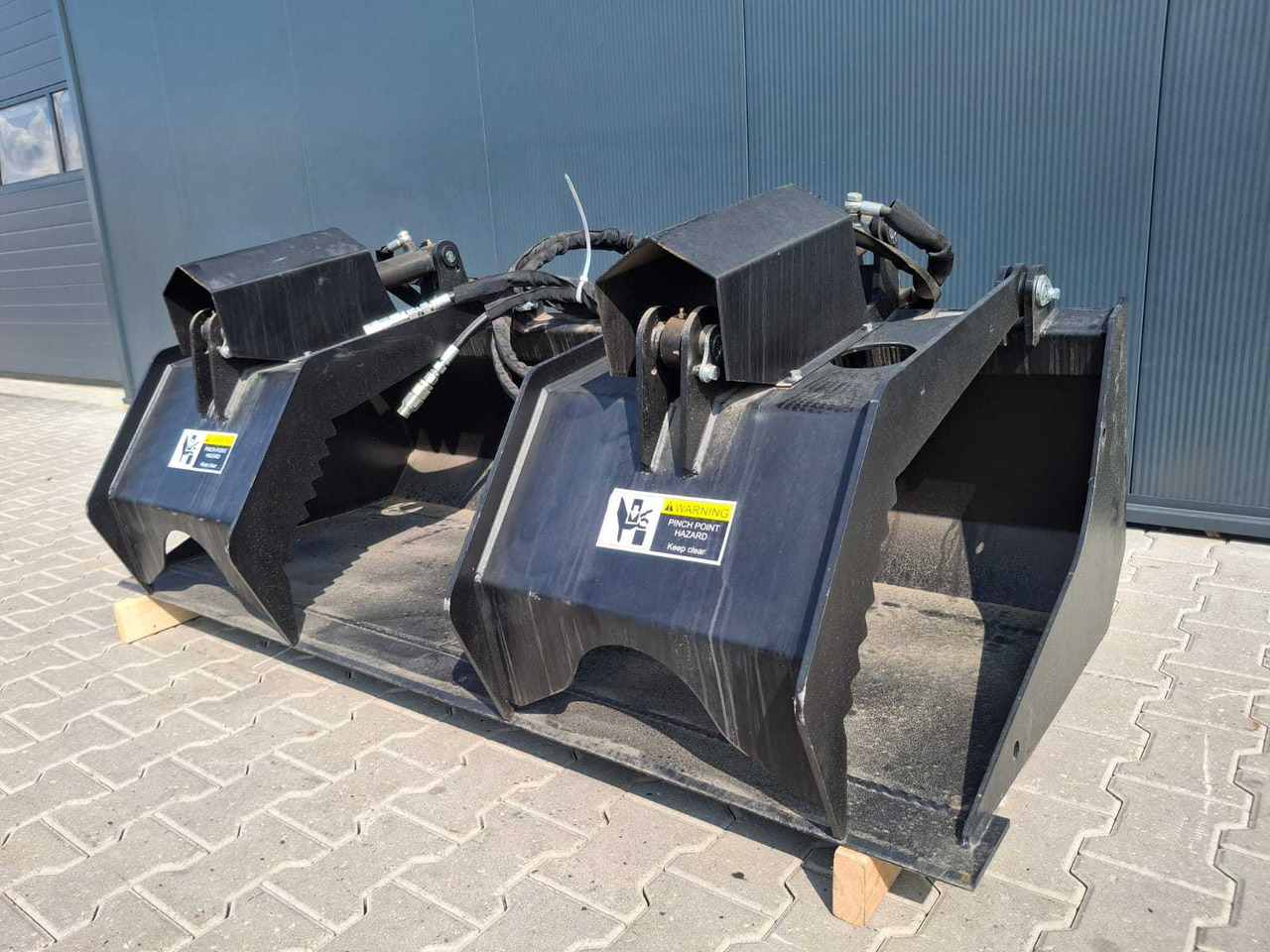 Rhino-cross 72 inch grapple Bucket - Žemės dirbimo technika: foto 1 Rhino-cross 72 inch grapple Bucket - Žemės dirbimo technika: foto 1