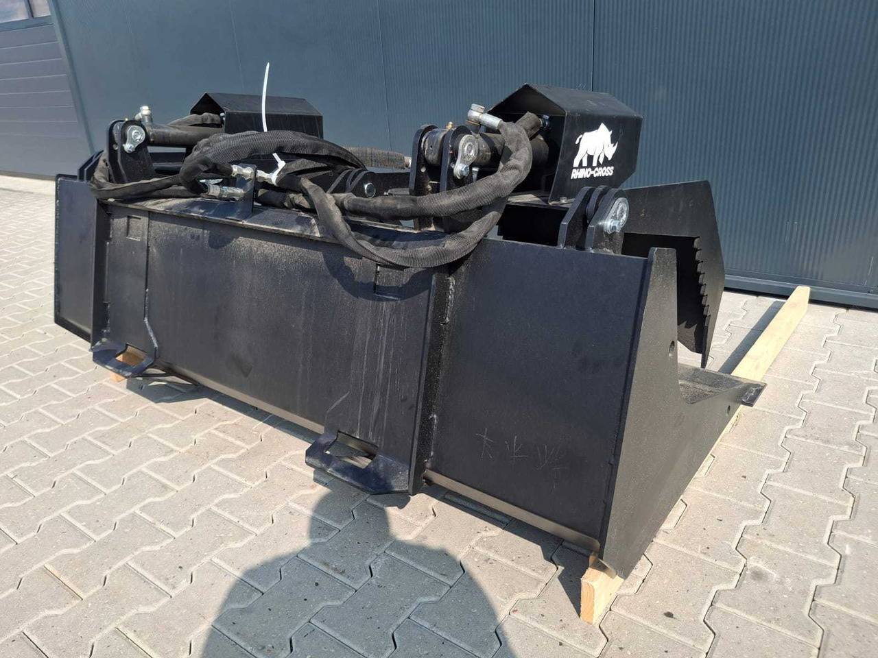 Rhino-cross 72 inch grapple Bucket - Žemės dirbimo technika: foto 2 Rhino-cross 72 inch grapple Bucket - Žemės dirbimo technika: foto 2