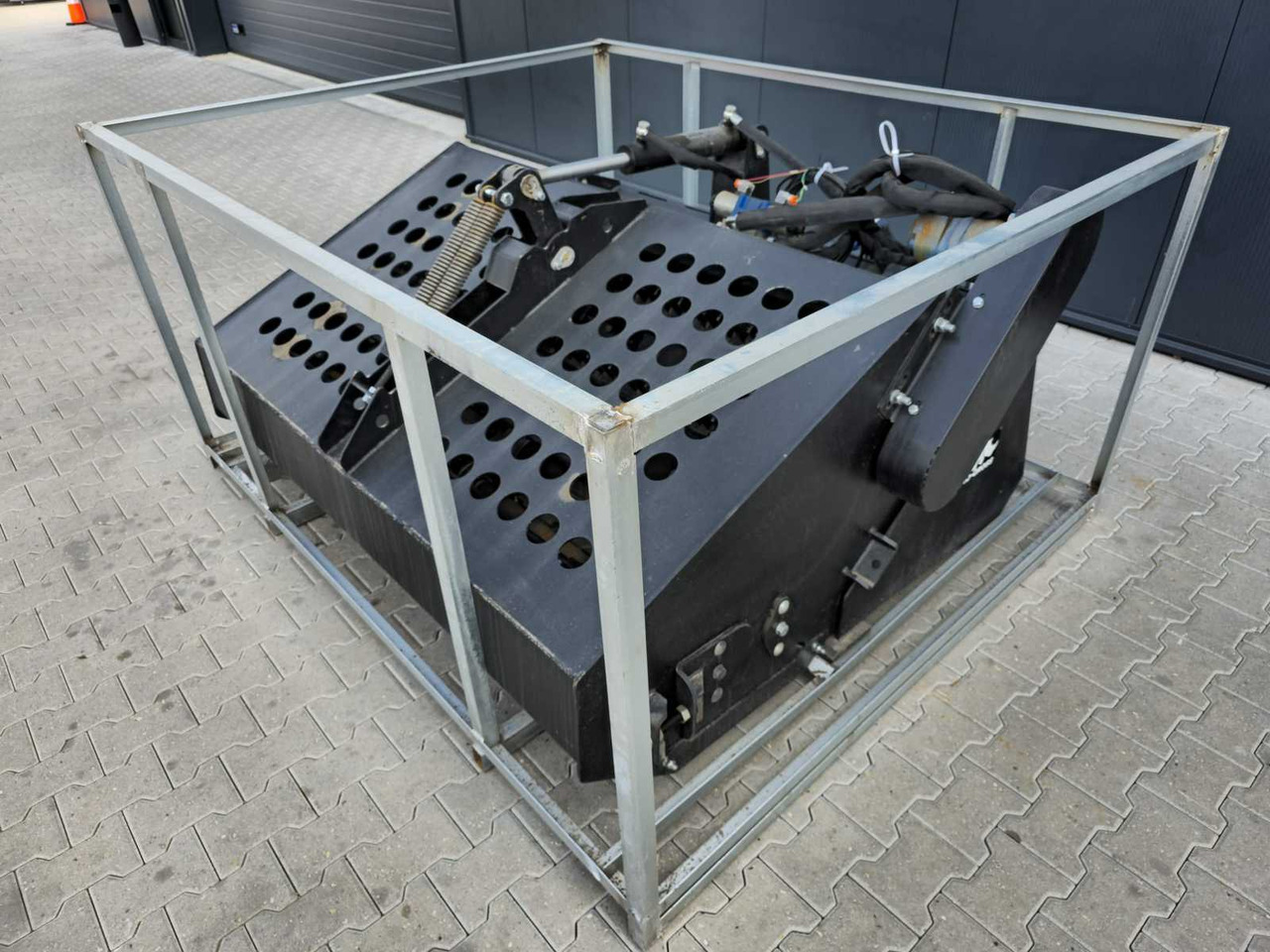 Rhino-cross Landscape rake - Žemės dirbimo technika: foto 4 Rhino-cross Landscape rake - Žemės dirbimo technika: foto 4