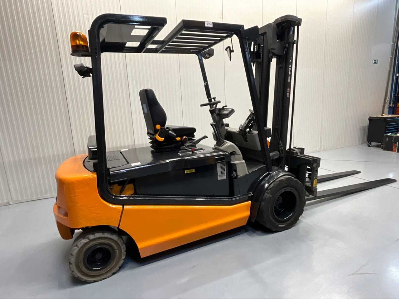 STILL R60-50 FORKLIFT 5000KG WITH FORK POSITIONER - BATTERY 2018 - FORKS 2400MM - Šakinis krautuvas: foto 5 STILL R60-50 FORKLIFT 5000KG WITH FORK POSITIONER - BATTERY 2018 - FORKS 2400MM - Šakinis krautuvas: foto 5