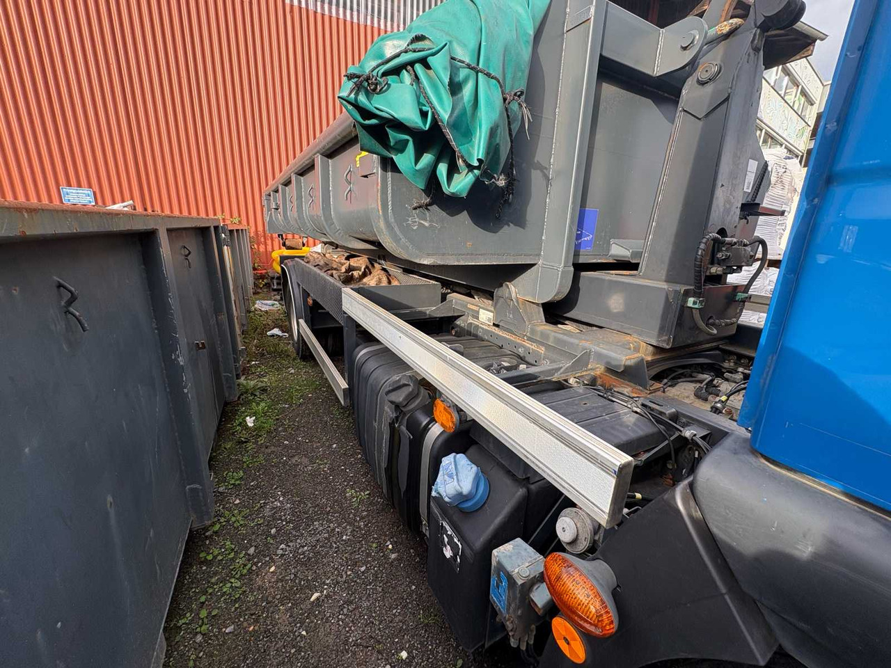 Sunkvežimis IVECO CARGO HOOKLIFT FROM 2015 – INCL. 3 CONTAINERS: foto 11