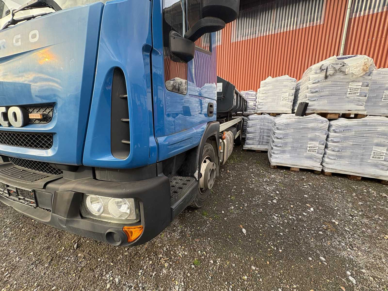 Sunkvežimis IVECO CARGO HOOKLIFT FROM 2015 – INCL. 3 CONTAINERS: foto 6