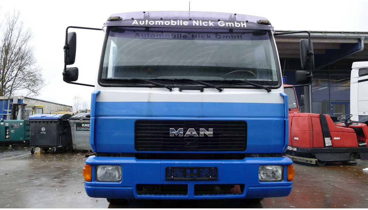 MAN - L 2000 TOW TRUCK - FLATBED - MACHINE TRANSPORTER - 1999 - TRUCKS - Sunkvežimis: foto 3 MAN - L 2000 TOW TRUCK - FLATBED - MACHINE TRANSPORTER - 1999 - TRUCKS - Sunkvežimis: foto 3