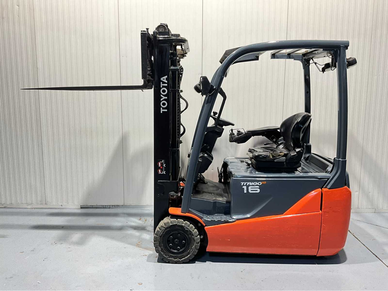 TOYOTA - 8FBE16T - FORKLIFT, FREELIFT SIDESHIFT, FREE-LIFT, YEAR OF MANUFACTURE 2018 - Šakinis krautuvas: foto 4 TOYOTA - 8FBE16T - FORKLIFT, FREELIFT SIDESHIFT, FREE-LIFT, YEAR OF MANUFACTURE 2018 - Šakinis krautuvas: foto 4