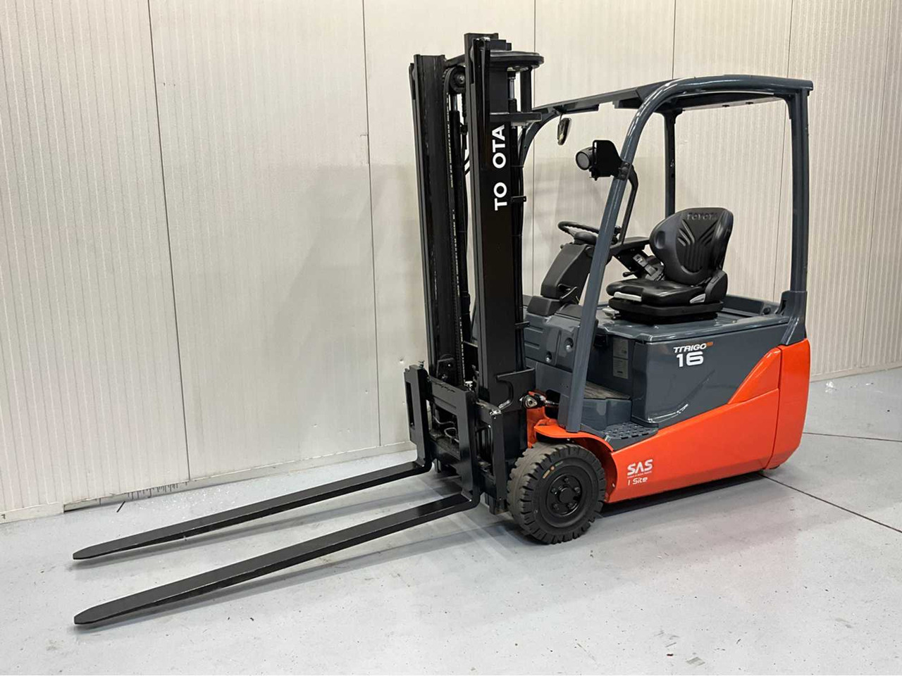TOYOTA - 8FBE16T - FORKLIFT YEAR OF MANUFACTURE 2019- SPOONS 160CM - 7325 HOURS - SIDE-SHIFT - Šakinis krautuvas: foto 1 TOYOTA - 8FBE16T - FORKLIFT YEAR OF MANUFACTURE 2019- SPOONS 160CM - 7325 HOURS - SIDE-SHIFT - Šakinis krautuvas: foto 1