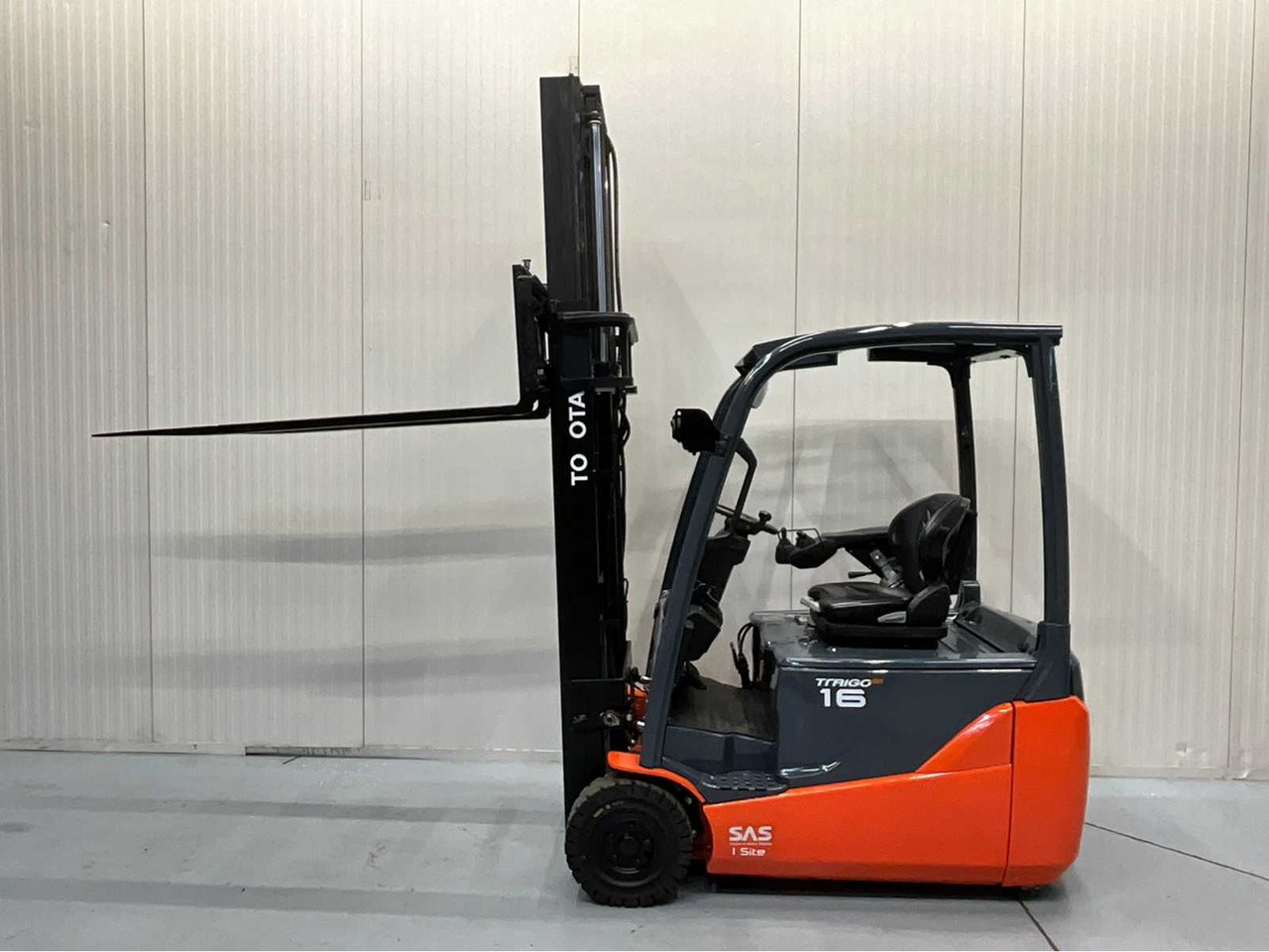 TOYOTA - 8FBE16T - FORKLIFT YEAR OF MANUFACTURE 2019- SPOONS 160CM - 7325 HOURS - SIDE-SHIFT - Šakinis krautuvas: foto 4 TOYOTA - 8FBE16T - FORKLIFT YEAR OF MANUFACTURE 2019- SPOONS 160CM - 7325 HOURS - SIDE-SHIFT - Šakinis krautuvas: foto 4