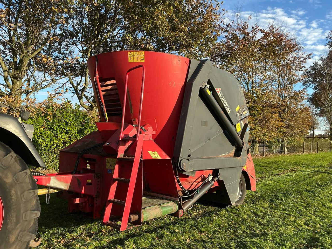 Trioliet Triomix 1200 - Pašarų maišytuvas: foto 2 Trioliet Triomix 1200 - Pašarų maišytuvas: foto 2