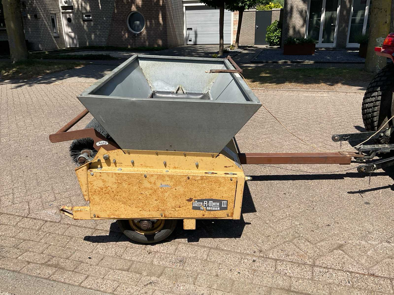 Turfco Mete-r-matic III Top Dresser - Technika sodui ir daržui: foto 4 Turfco Mete-r-matic III Top Dresser - Technika sodui ir daržui: foto 4