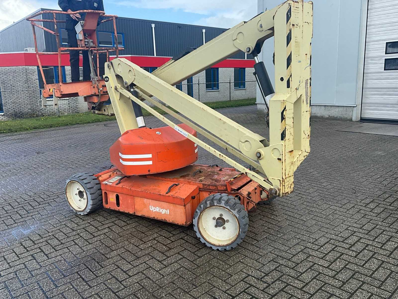 "Upright" "UPRIGHT" - AB38N - ARTICULATED TELESCOPIC BOOM LIFT - 2007 - Kėlimo platforma: foto 4 "Upright" "UPRIGHT" - AB38N - ARTICULATED TELESCOPIC BOOM LIFT - 2007 - Kėlimo platforma: foto 4