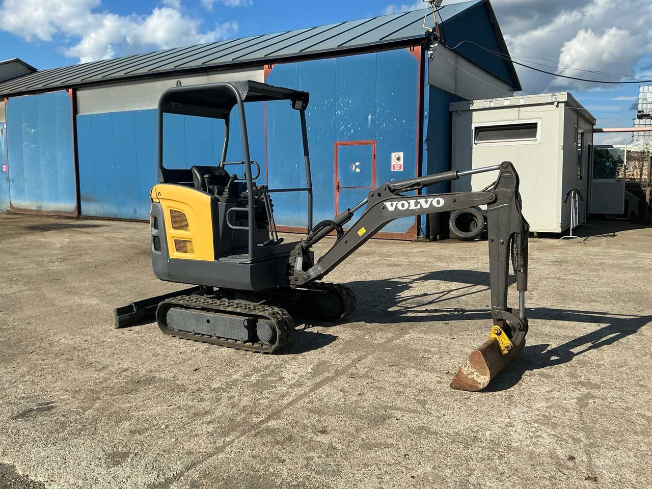 VOLVO EC 18 D - Mini ekskavatorius: foto 1 VOLVO EC 18 D - Mini ekskavatorius: foto 1