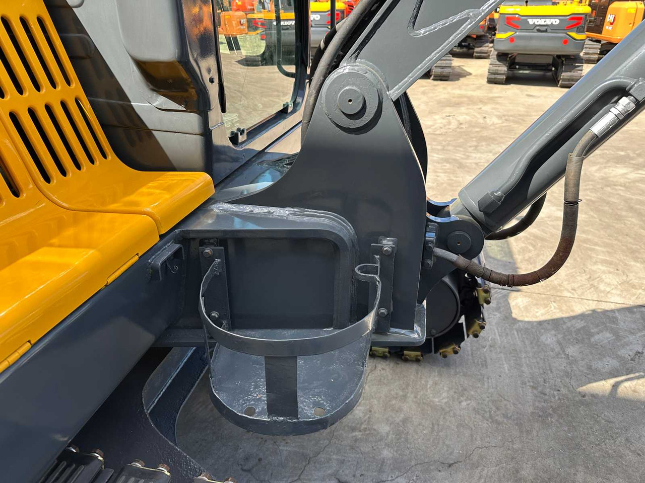 Vikšrinis ekskavatorius VOLVO EC55D: foto 13